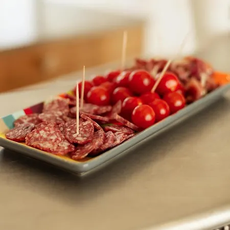 Oda ve Kahvaltı Aux Truffes De Combecave