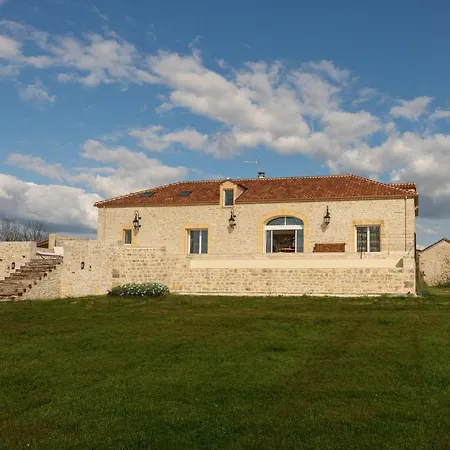 Aux Truffes De Combecave Bed & Breakfast