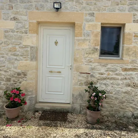 Aux Truffes De Combecave Bed & Breakfast